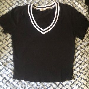 Black V neck shirt 🦋!